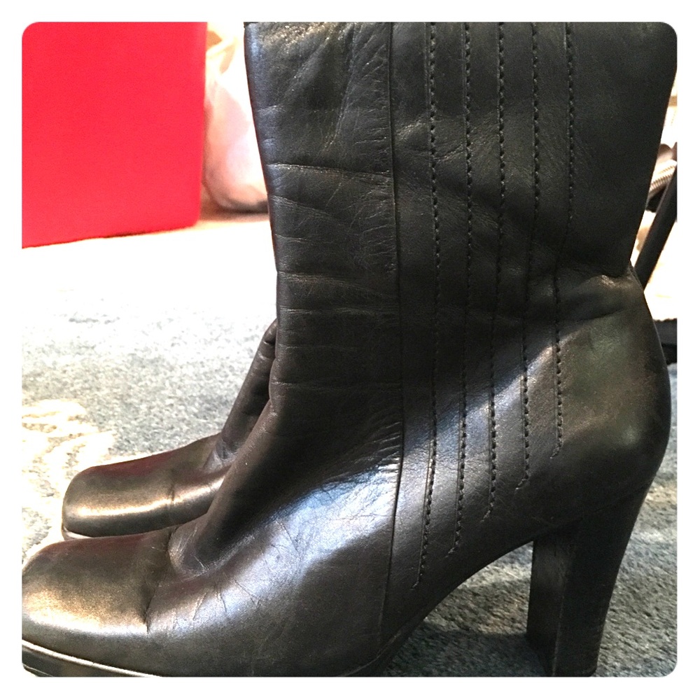 Platform black leather short boots